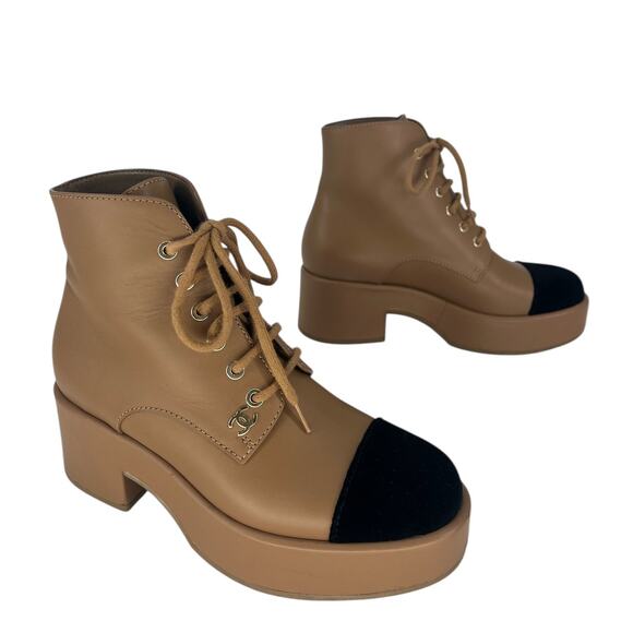 Chanel 2022 Interlocking CC Logo Cap Toe Lace-Up Boots - Picture 4 of 16